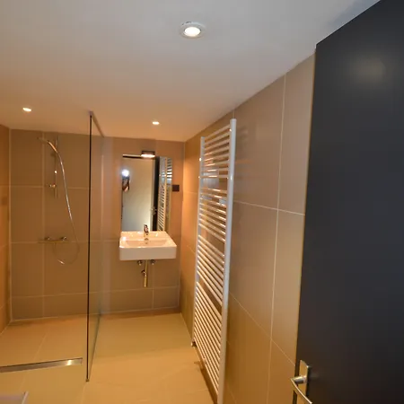 Amosa Centre Donceel 6 *