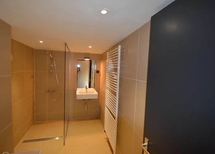 Amosa Centre Donceel 6 *